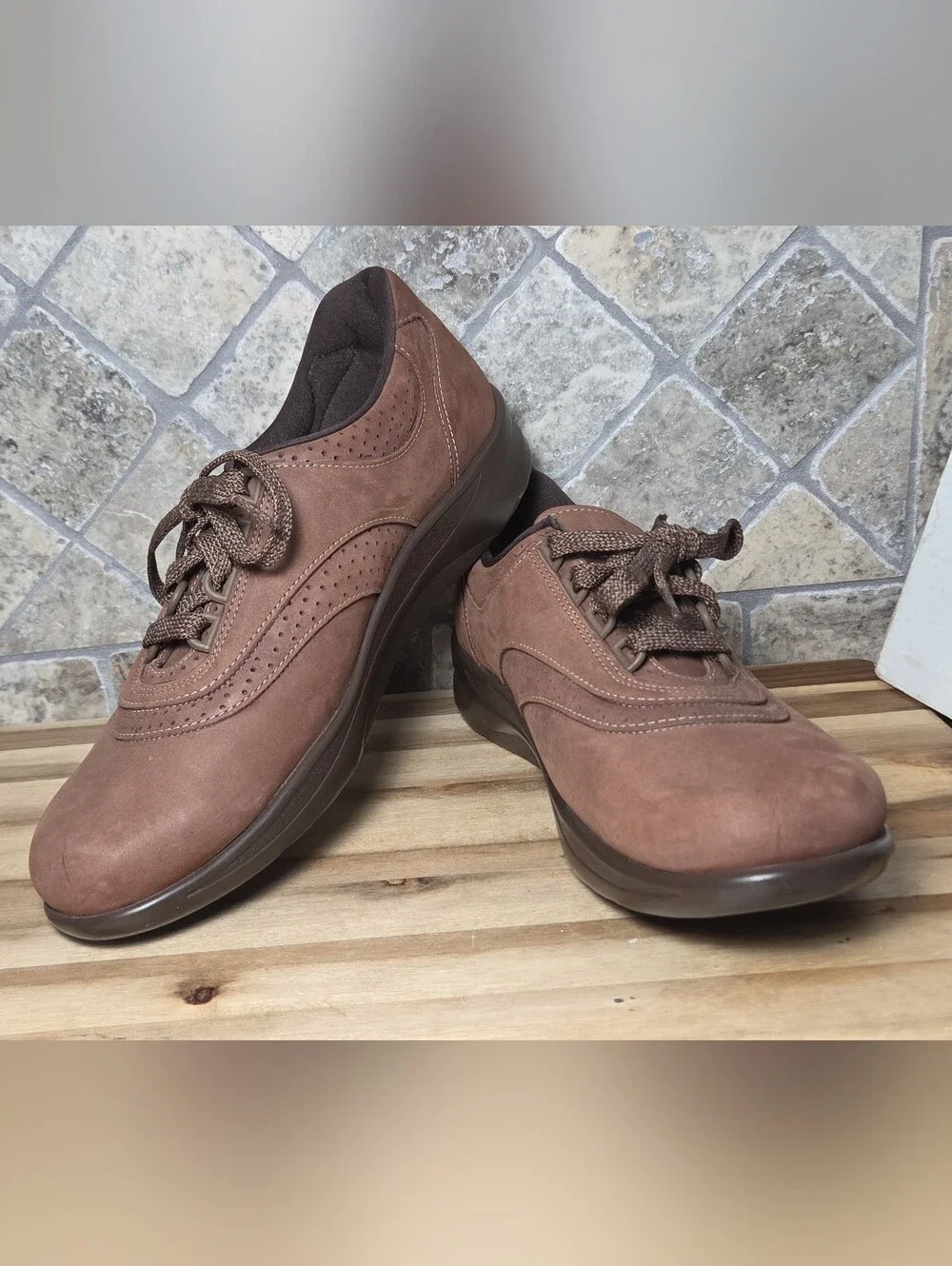 SAS Walk Easy Chocolate Brown Nubuck Leather Lace-Up Walking Shoes 10 N